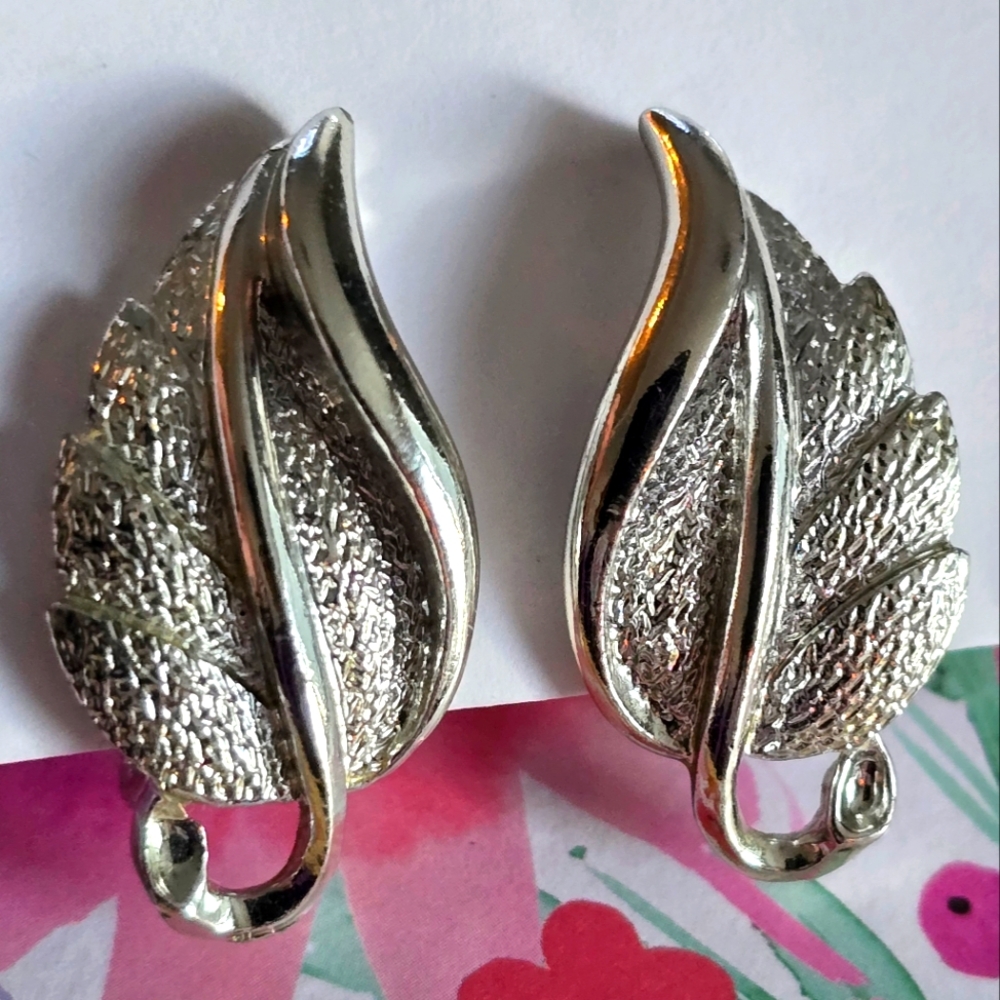 Vintage Coro earrings clip on silver leaf branch pegasus